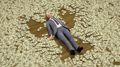 homme se baignant dans les dollars